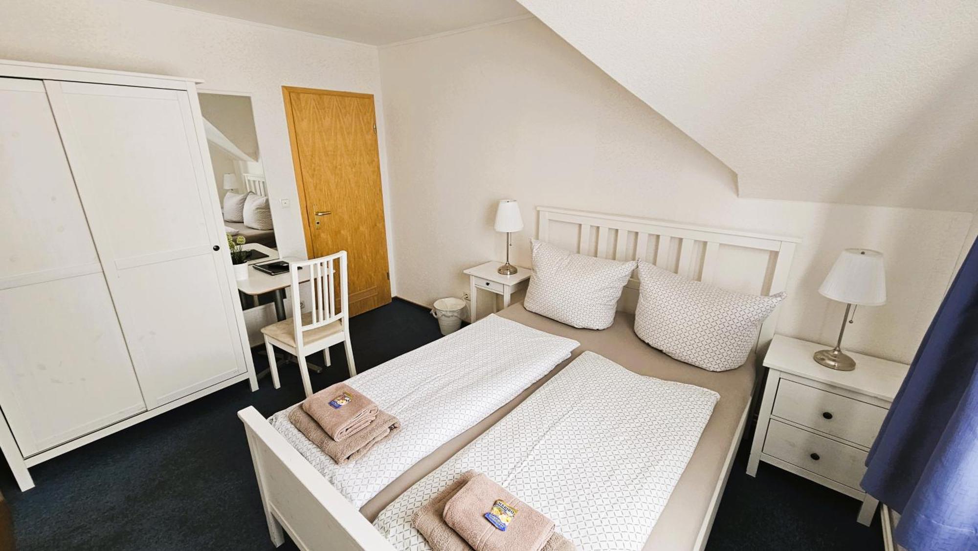Hotel Dorfkrug Buesum Room photo